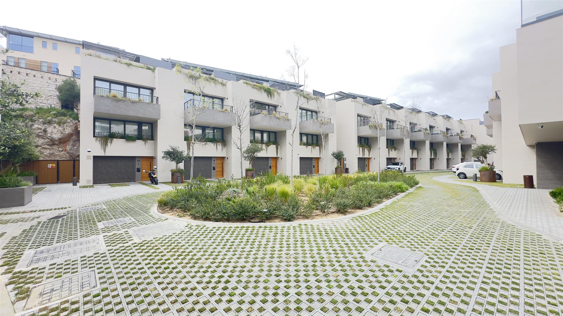 Image of House - 4 Bedrooms - 2 Bathrooms for Sale in North Gorge-Gibraltar, Image 1